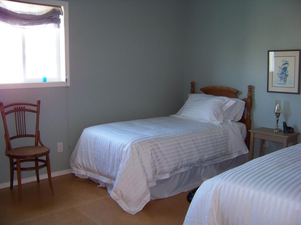 Moon Gate Guest House Whitemouth 外观 照片