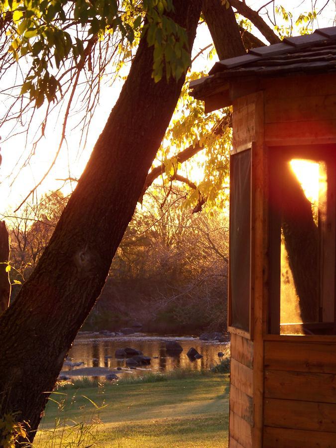 Moon Gate Guest House Whitemouth 外观 照片