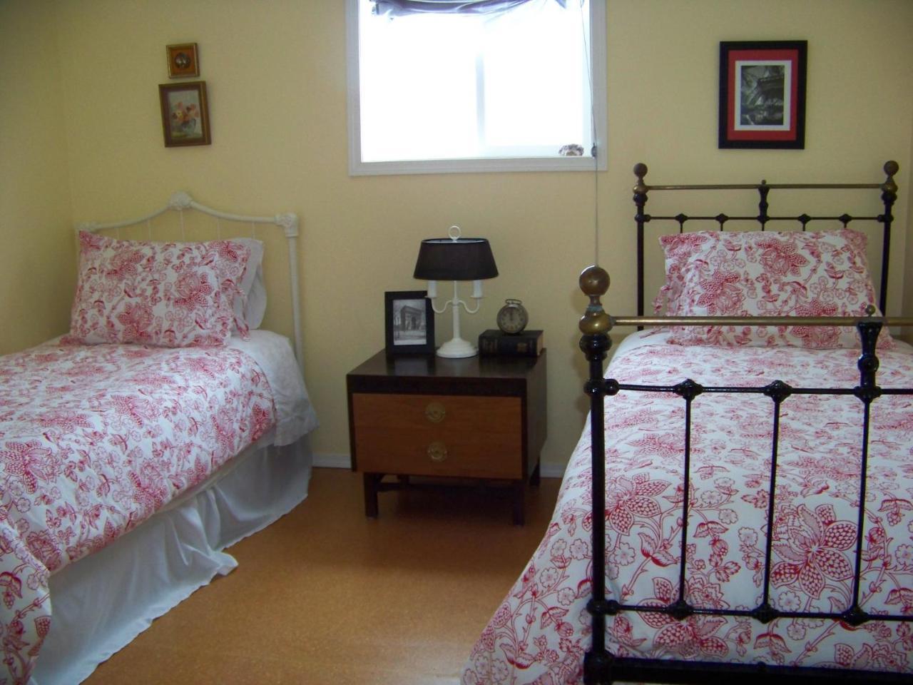 Moon Gate Guest House Whitemouth 外观 照片