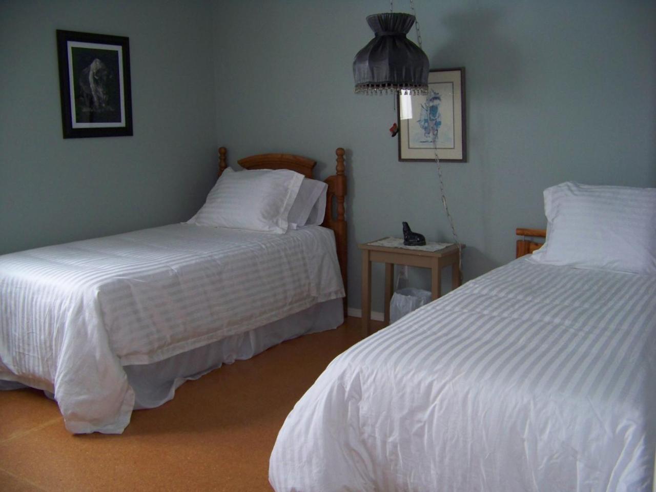 Moon Gate Guest House Whitemouth 外观 照片
